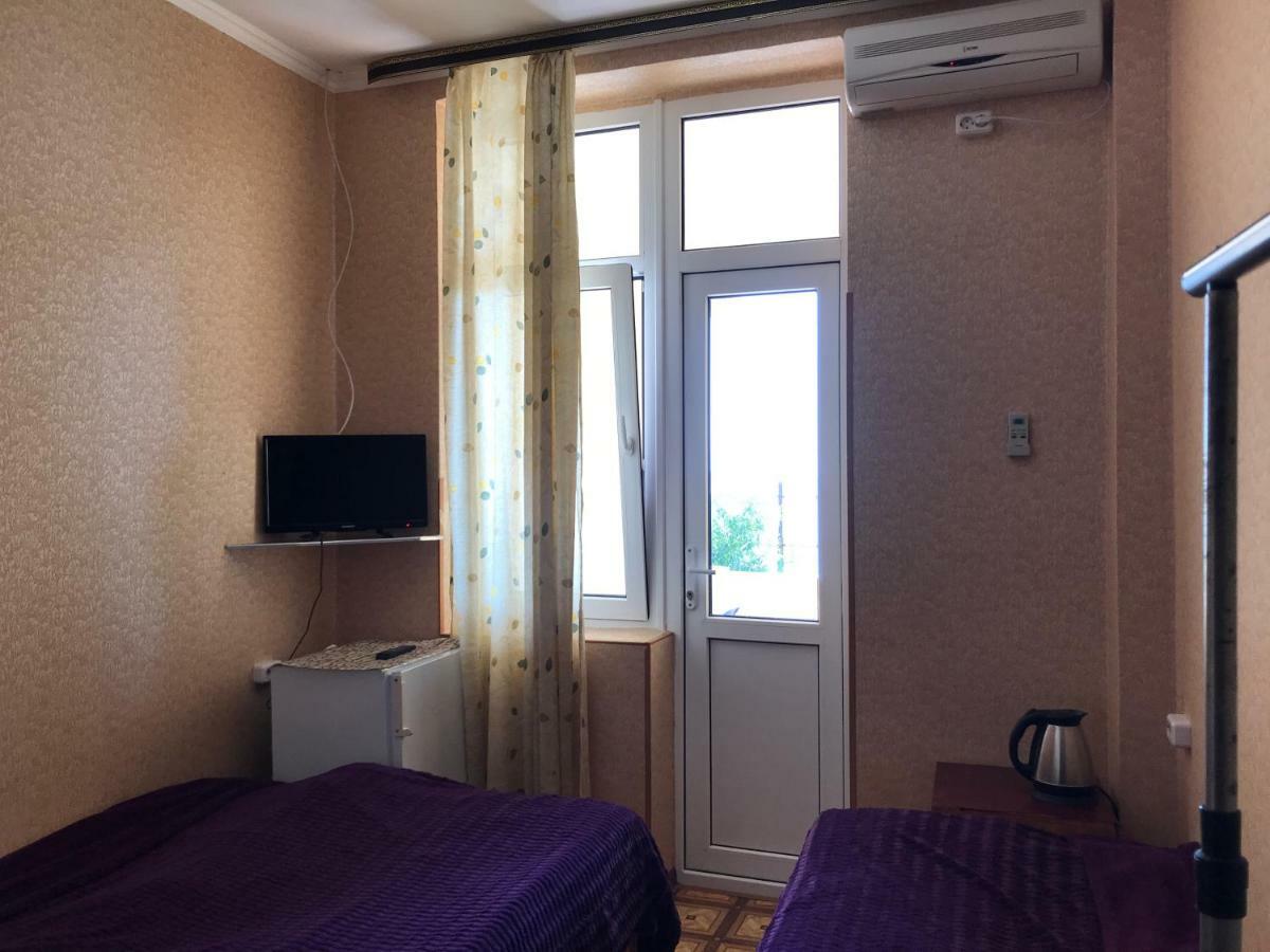 Hôtel Davel à Gagra Extérieur photo