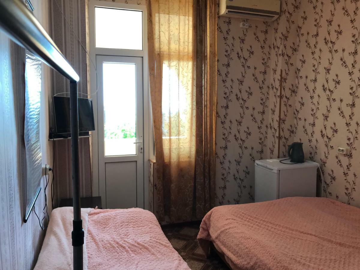 Hôtel Davel à Gagra Extérieur photo